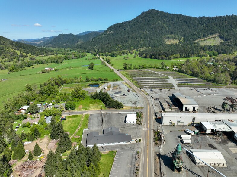 More Photos Of 2665 Glendale Valley Rd, Glendale Office For Sale