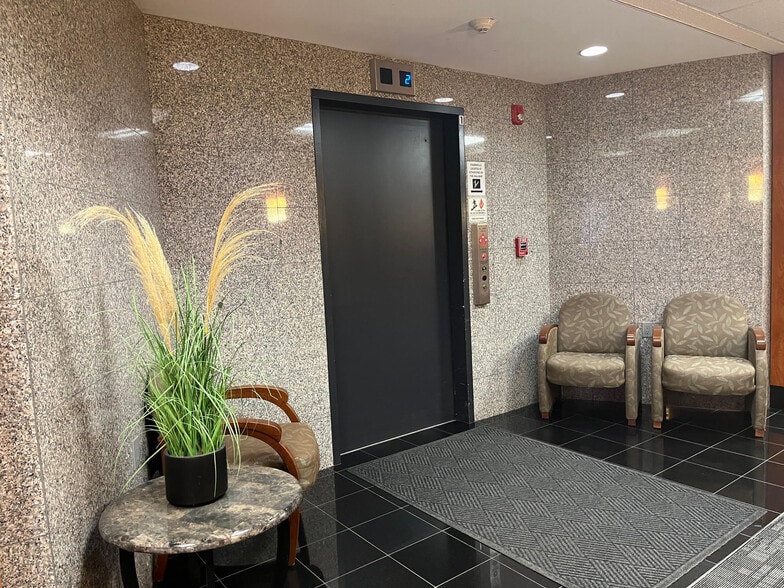 More Photos Of 655 Shrewsbury Ave, Shrewsbury Medical For Lease