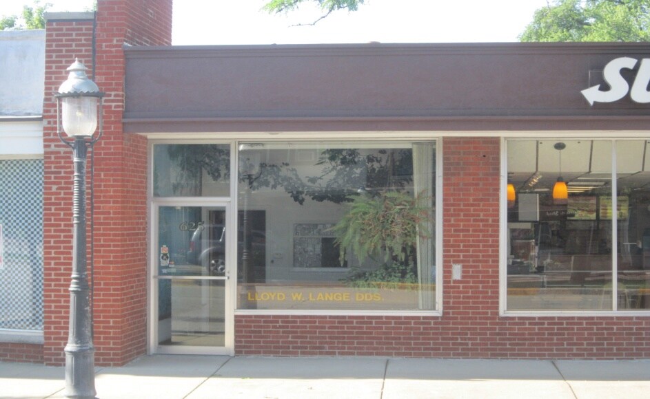 Primary Photo Of 625-627 Devon Ave, Park Ridge General Retail For Lease