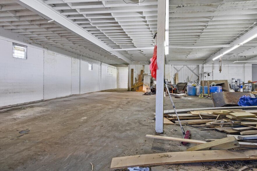 More Photos Of 223 Fearing Blvd, Toledo Freestanding For Lease