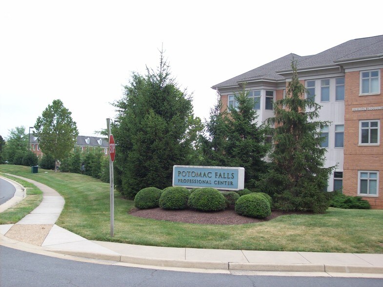 More Photos Of 46169 Westlake Dr, Sterling Medical For Lease