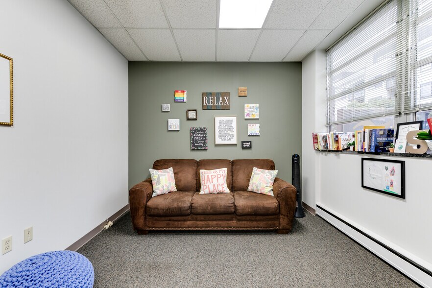 More Photos Of 2025 E Main St, Richmond Office For Lease