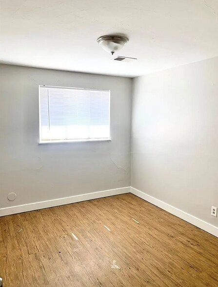 More Photos Of 1143 Akron St, Aurora Apartments For Sale