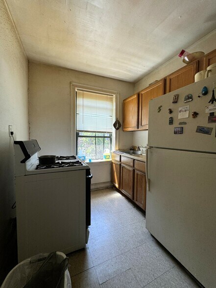 More Photos Of 8156 S Laflin St, Chicago Apartments For Sale