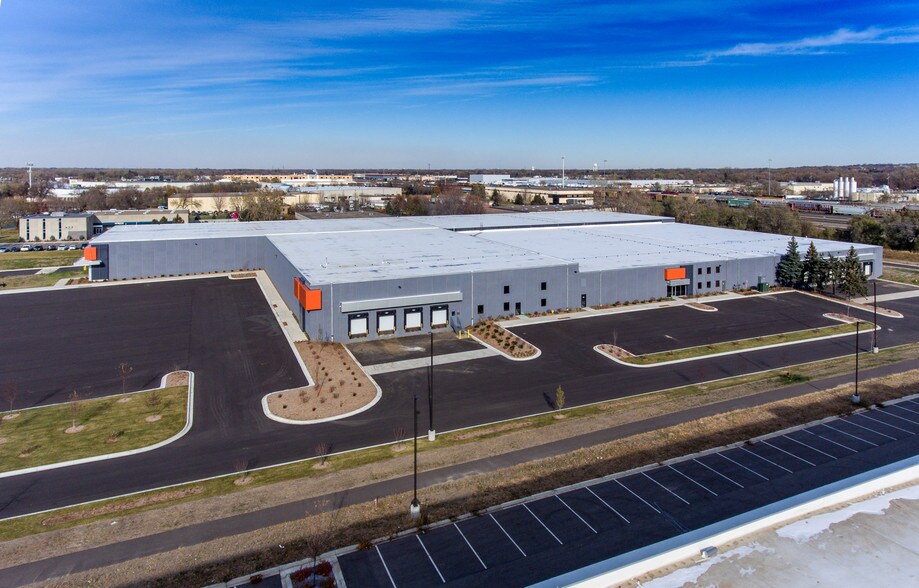 More Photos Of 5101 Industrial Blvd, Fridley Distribution For Lease