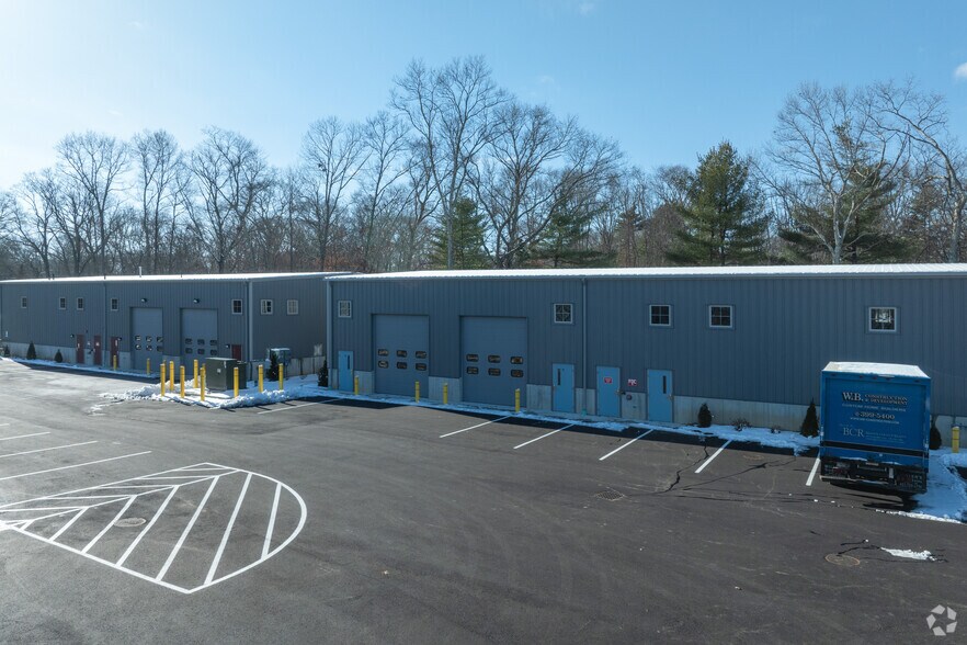 More Photos Of 1401 County St, Attleboro Warehouse For Lease
