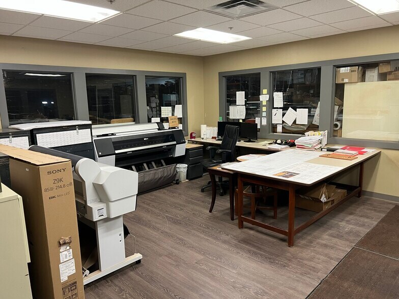 More Photos Of 4675 Transit Rd, Williamsville Manufacturing For Sale