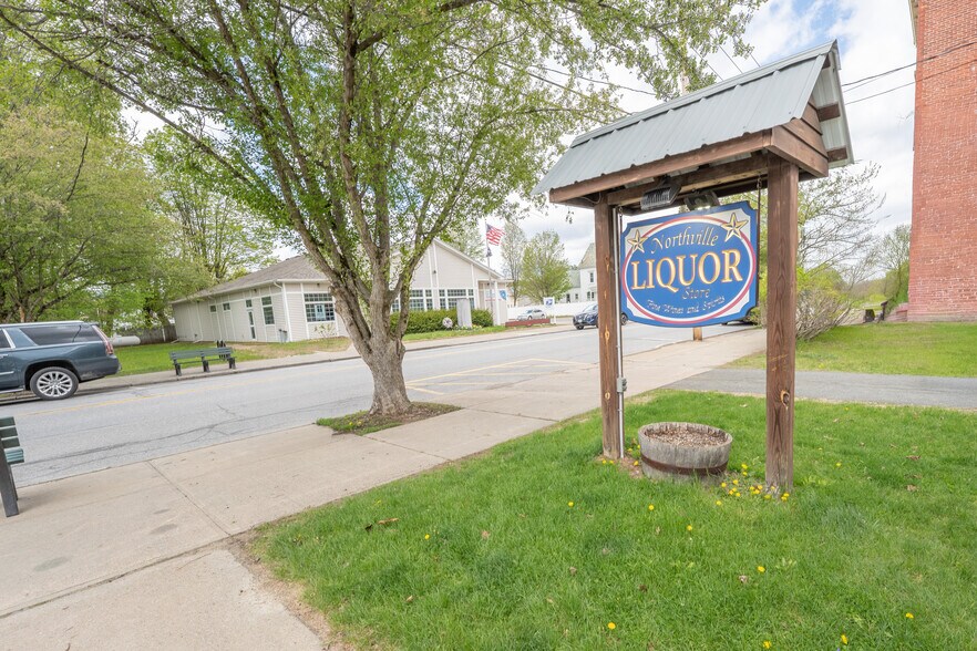 More Photos Of 172 N Main St, Northville Freestanding For Sale