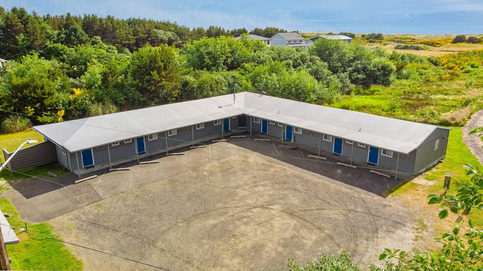 More Photos Of 2013 State Route 105, Grayland Hotel For Sale