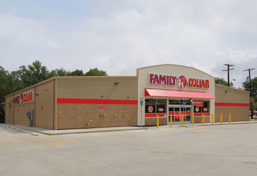 More Photos Of 6404 S Cockrell Hill Rd, Dallas Storefront Retail Residential For Sale