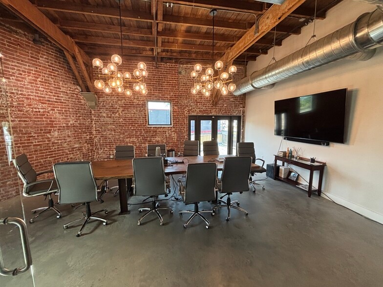 More Photos Of 3715 E 7th Ave, Tampa Office For Lease