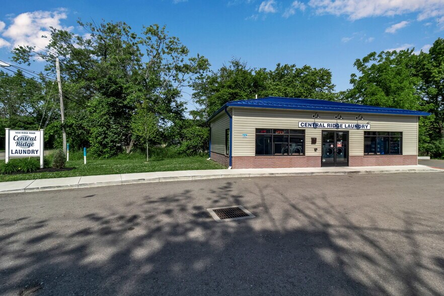 More Photos Of 1450 Ridge, West Seneca General Retail For Sale