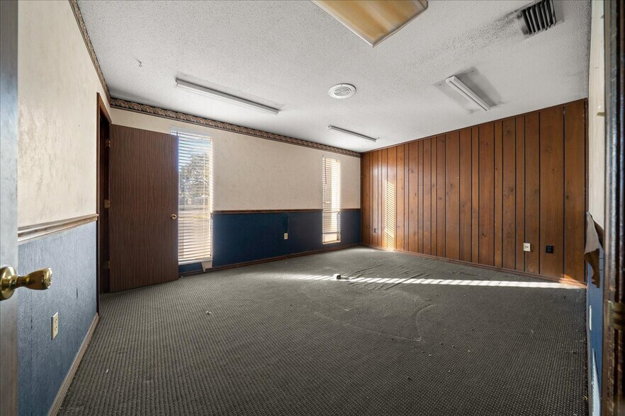 More Photos Of 1120 N Magnolia Ave, Ocala Warehouse For Lease