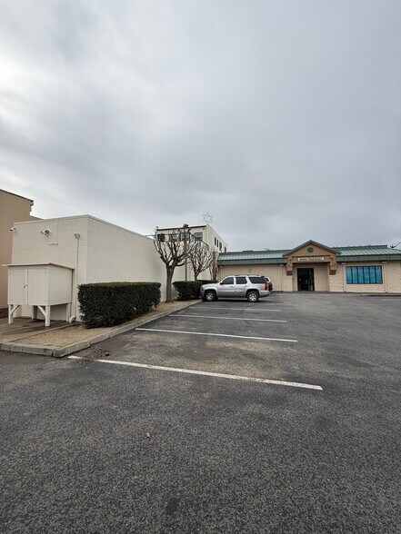 More Photos Of 415 Front St, Soledad Storefront Retail Residential For Lease