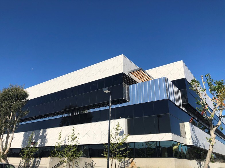 More Photos Of 13160 Mindanao Way, Marina Del Rey Medical For Lease