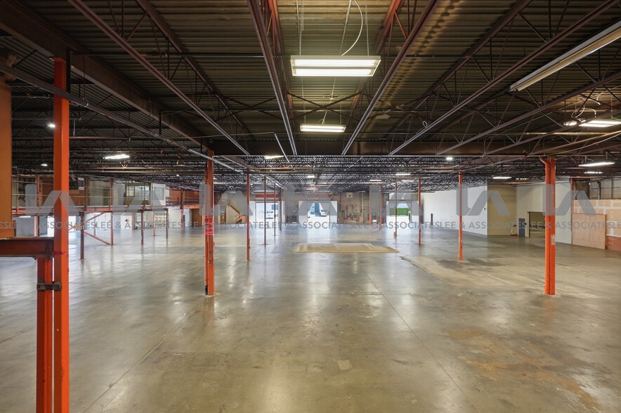 More Photos Of 18788 96th Ave, Surrey Warehouse For Lease