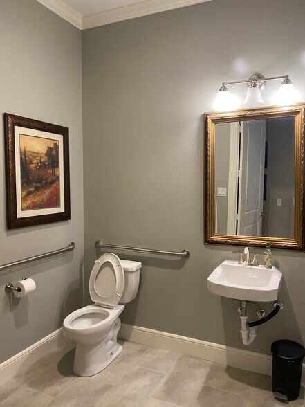 More Photos Of 18510 Green Land Way, Houston Medical For Lease