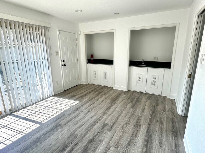 More Photos Of 4651 Roswell Rd NE, Atlanta Office Residential For Lease