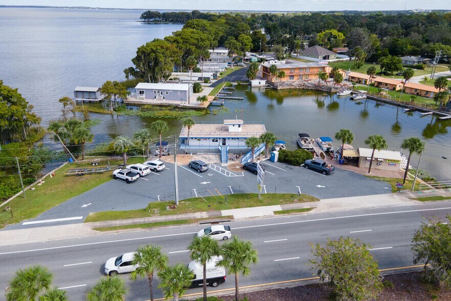 More Photos Of 1006 W Burleigh Blvd, Tavares General Retail For Sale