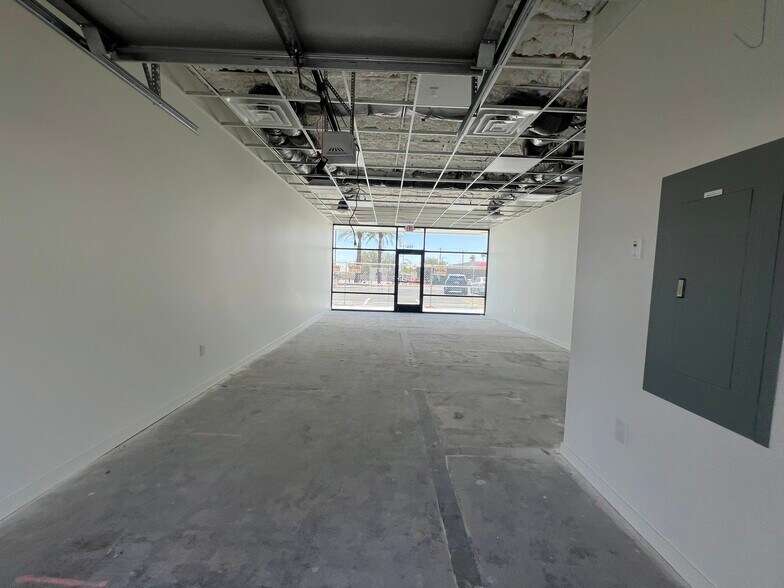More Photos Of 1324-1326 W University Dr, Tempe Storefront For Lease