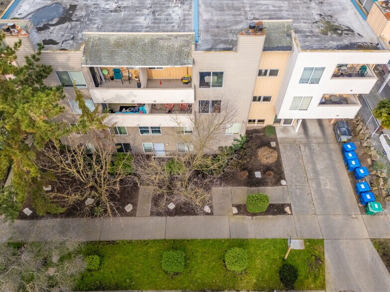 More Photos Of 2418 NW 57th St, Seattle Multifamily For Sale