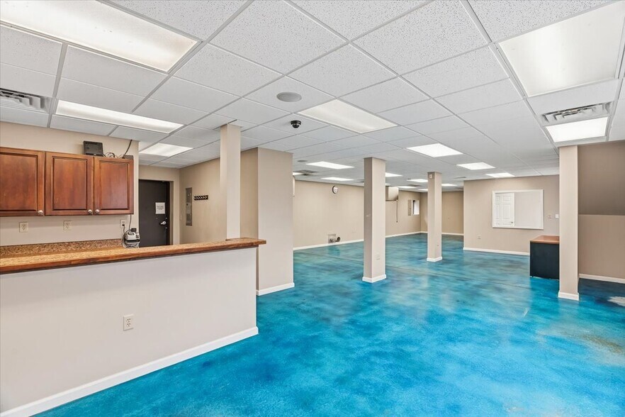 More Photos Of 106 Flow State Vis, Asheville Flex For Lease