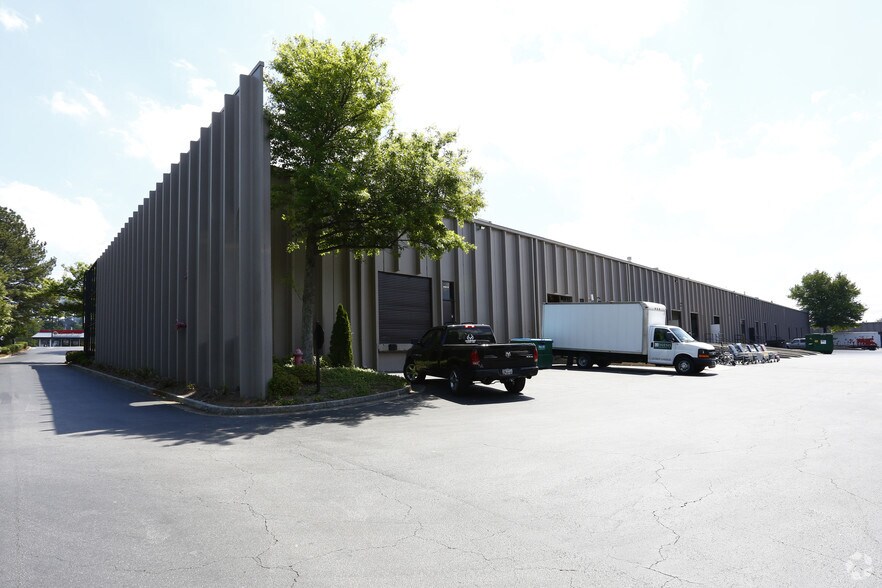 More Photos Of 6649 Peachtree Industrial Blvd, Norcross Unknown For Lease