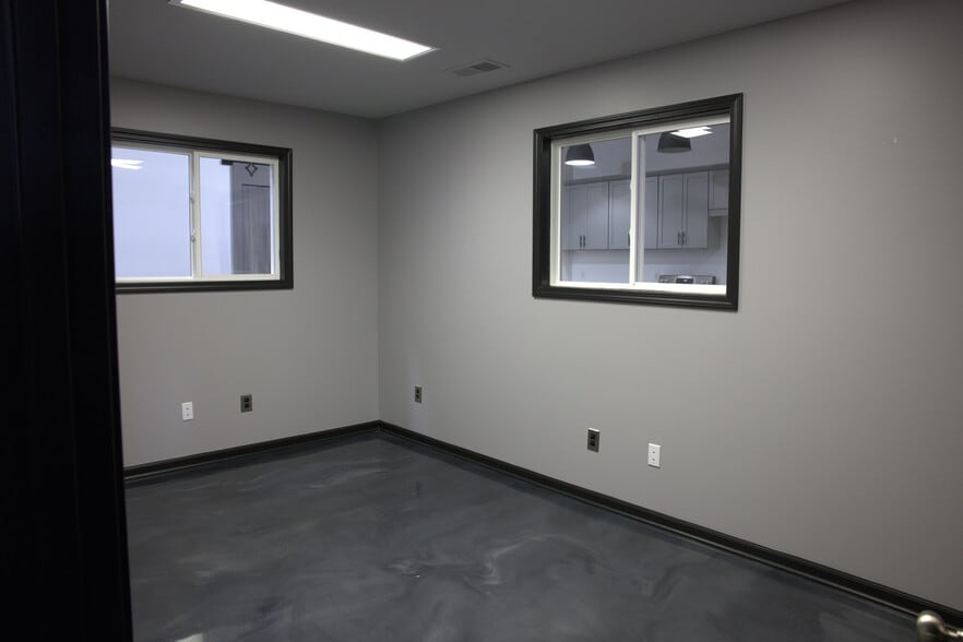 More Photos Of 101 W Shrader St, Liberty Manufacturing For Lease