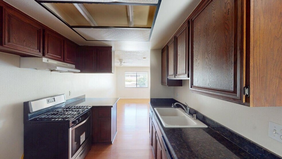 More Photos Of 1316 W 166th St, Gardena Apartments For Sale