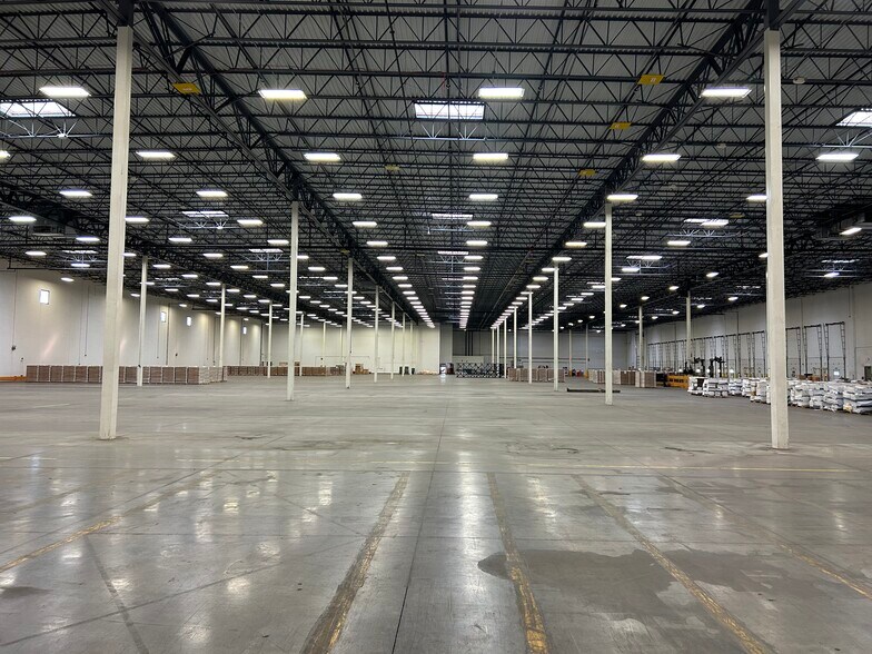 More Photos Of 15 Ritter Way, Lebanon Manufacturing For Lease
