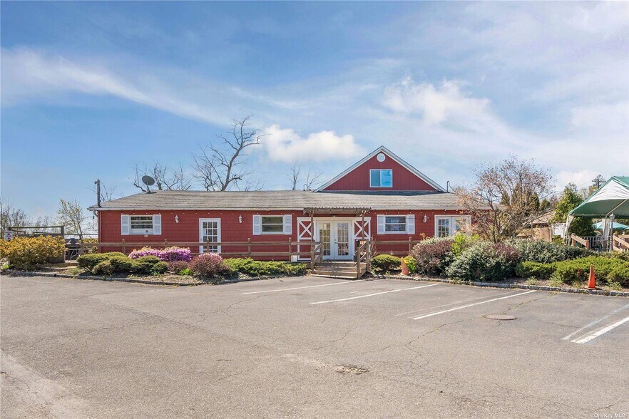 More Photos Of 3225 Sound Ave, Riverhead Storefront Retail Office For Sale