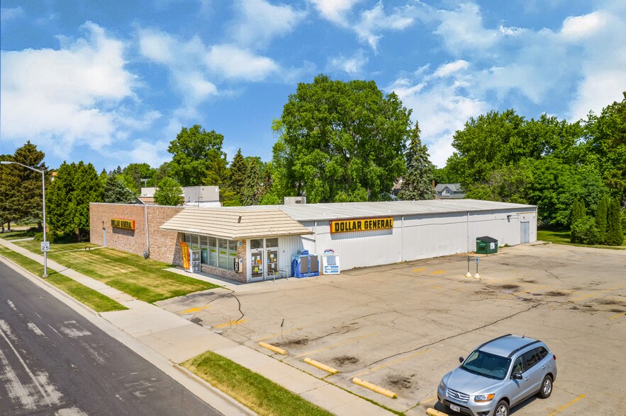 More Photos Of 331 E Center St, Juneau Storefront For Sale