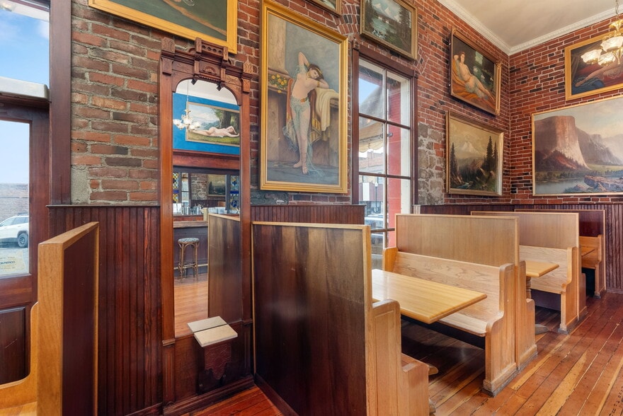 More Photos Of 205 Court St, The Dalles Restaurant For Sale