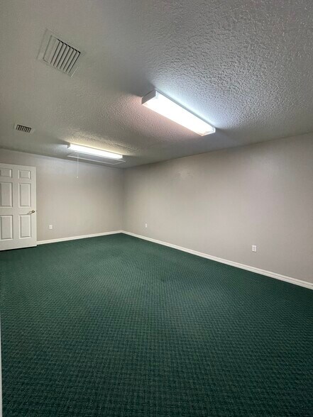 More Photos Of 2145 US Highway 441, Leesburg Office For Lease