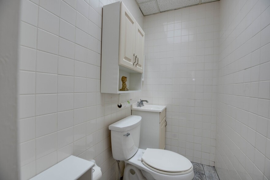 More Photos Of 604 Whitehead St, Key West Medical For Sale