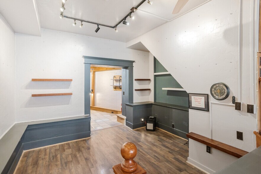 More Photos Of 40 Main St, Bisbee General Retail For Sale