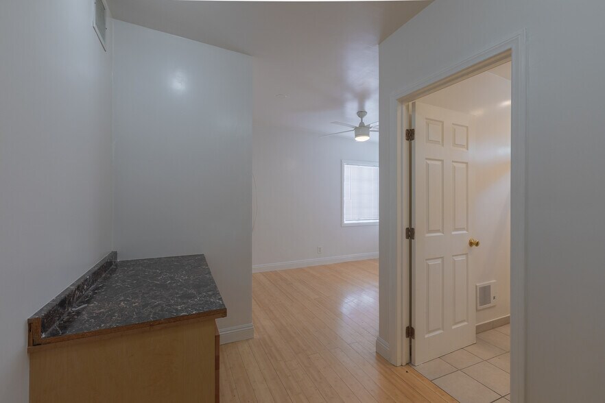 More Photos Of 1544 Anaheim St, Harbor City Storefront Retail Residential For Sale