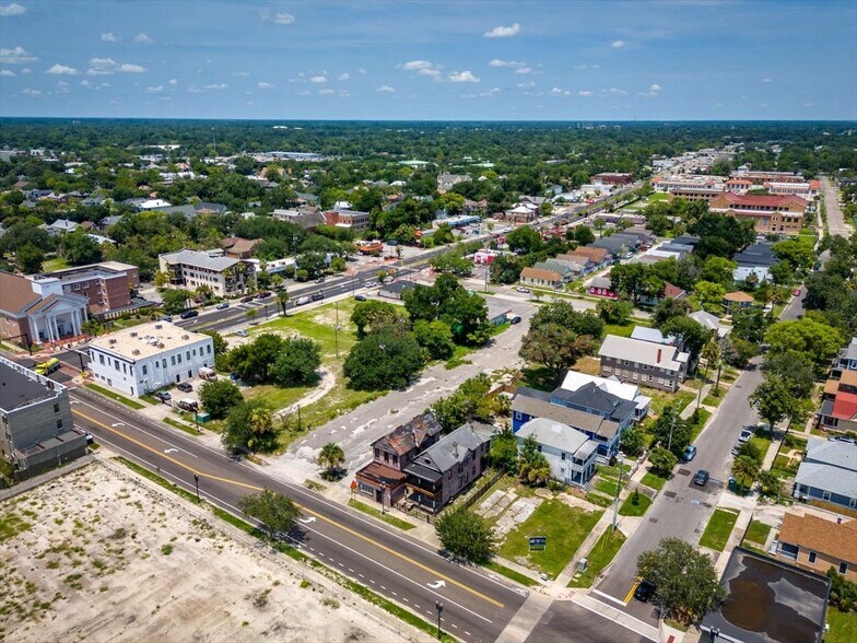 More Photos Of 20 E 9th St, Jacksonville Freestanding For Lease