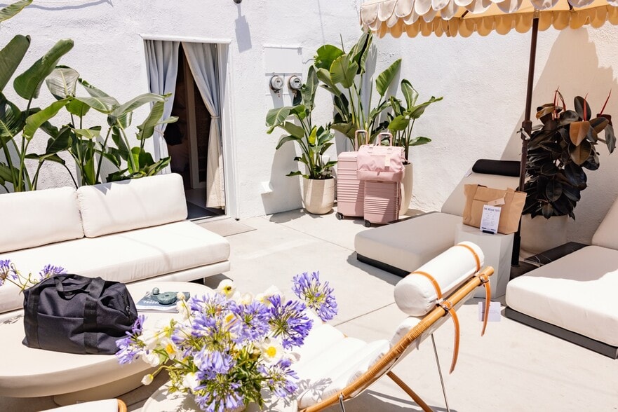 More Photos Of 1306 Abbot Kinney Blvd, Venice Storefront Retail Office For Lease