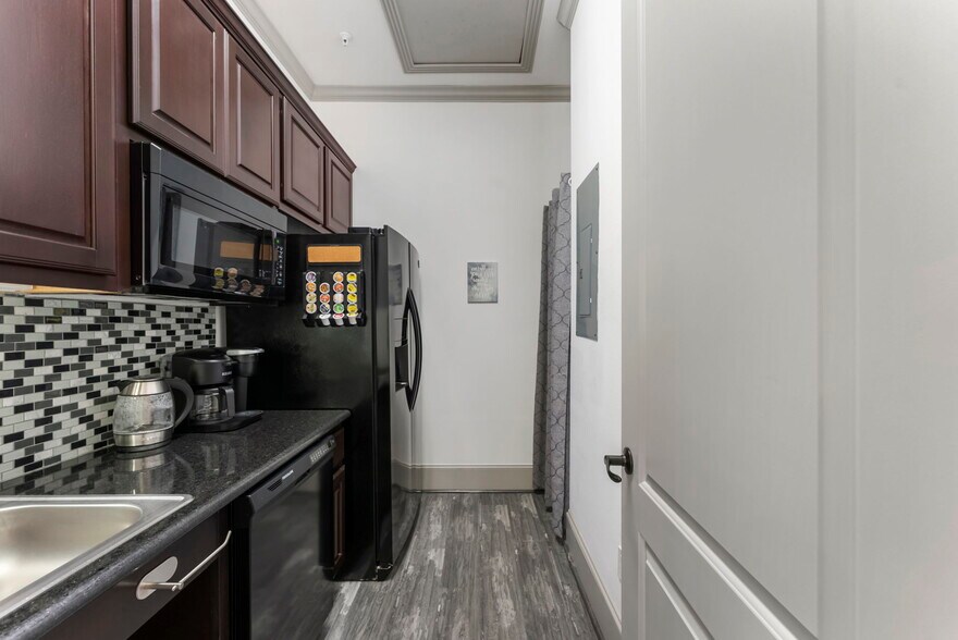 More Photos Of 256 Ed English Dr, Shenandoah Medical For Sale