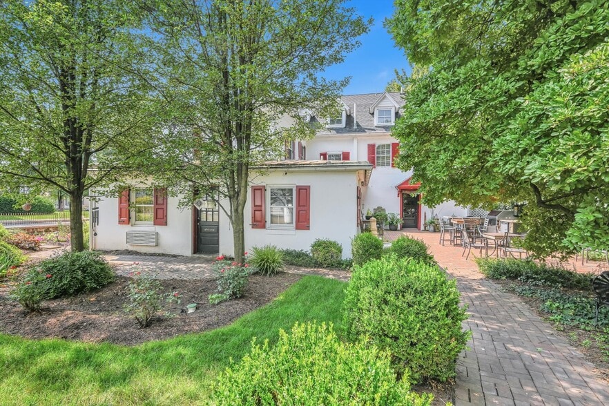 More Photos Of 301 W Main St, Ephrata Hospitality For Sale