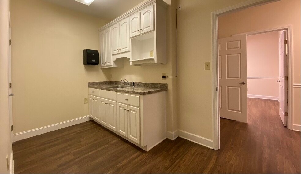 More Photos Of 1552 Union Rd, Gastonia Medical For Lease