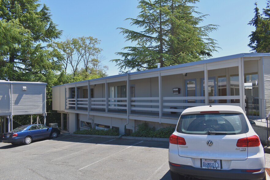 More Photos Of 6850 35th Ave NE, Seattle Unknown For Sale