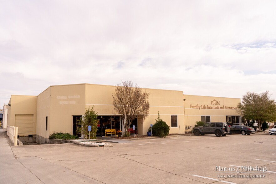 Primary Photo Of 5814-5818 Rittiman Plz, San Antonio Warehouse For Sale