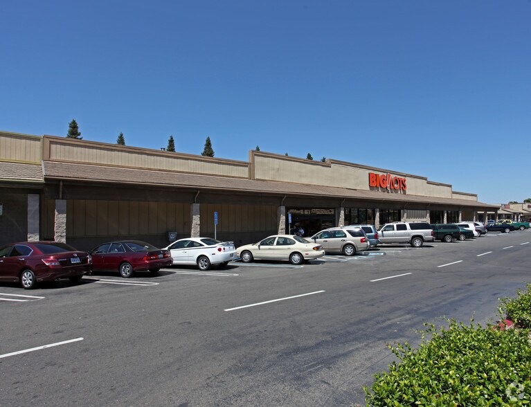 More Photos Of 8539 Elk Grove Blvd, Elk Grove Freestanding For Lease