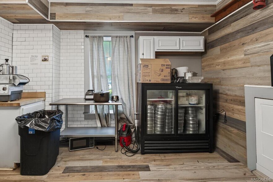 More Photos Of 125 N Main St, Hastings Restaurant For Sale