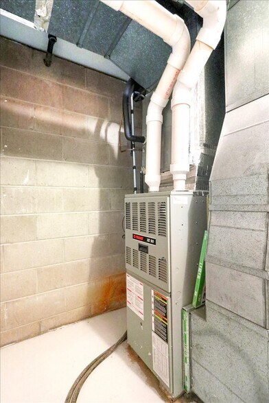 More Photos Of 1910 7th St S, Wisconsin Rapids Office For Sale