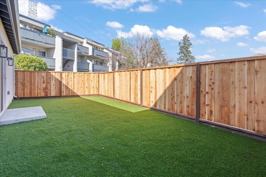 More Photos Of 620 Alamo Ct, Mountain View Apartments For Sale