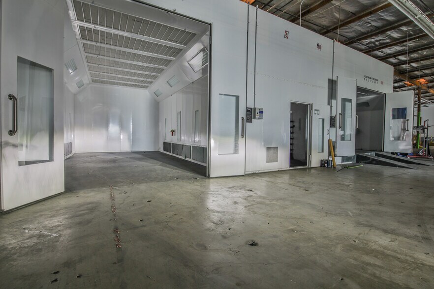 More Photos Of 9130 Glenoaks Blvd, Sun Valley Manufacturing For Lease