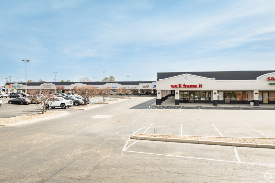 Primary Photo Of 300-342 W Dussel Dr, Maumee Storefront For Lease